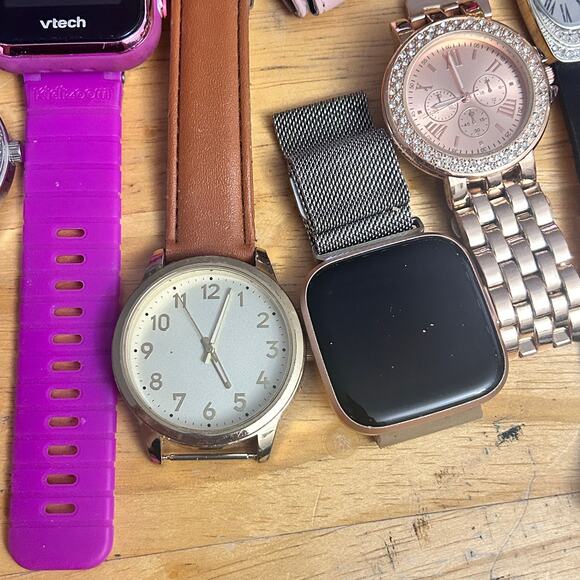 Assorted Watches Used Not Working For Parts Or Pieces lot 2 - Picture 7 of 8